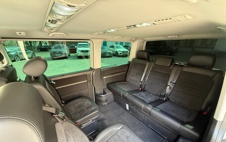 Volkswagen Multivan T6 рестайлинг, 2016 год, 3 599 999 рублей, 31 фотография