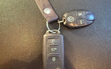 Volkswagen Multivan T6 рестайлинг, 2016 год, 3 599 999 рублей, 37 фотография