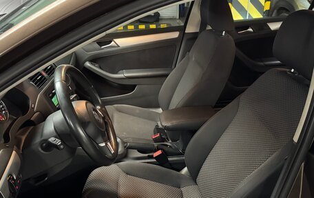 Volkswagen Jetta VI, 2013 год, 980 000 рублей, 10 фотография