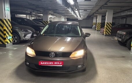 Volkswagen Jetta VI, 2013 год, 980 000 рублей, 3 фотография