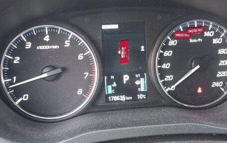 Mitsubishi Outlander III рестайлинг 3, 2017 год, 1 850 000 рублей, 7 фотография