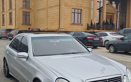 Mercedes-Benz E-Класс, 2005 год, 990 000 рублей, 4 фотография