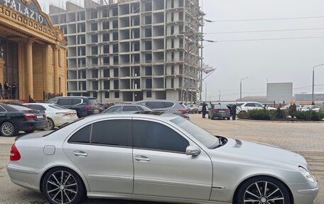 Mercedes-Benz E-Класс, 2005 год, 990 000 рублей, 5 фотография