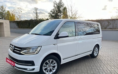 Volkswagen Multivan T6 рестайлинг, 2015 год, 3 150 000 рублей, 2 фотография