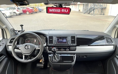 Volkswagen Multivan T6 рестайлинг, 2015 год, 3 150 000 рублей, 7 фотография