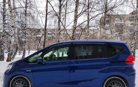 Honda Freed II, 2017 год, 1 550 000 рублей, 2 фотография