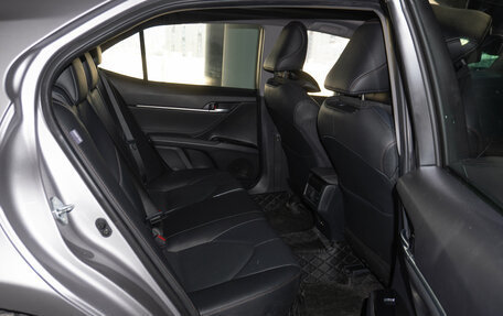 Toyota Camry, 2024 год, 3 970 000 рублей, 7 фотография