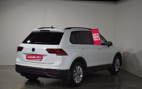 Volkswagen Tiguan II, 2020 год, 2 437 000 рублей, 4 фотография