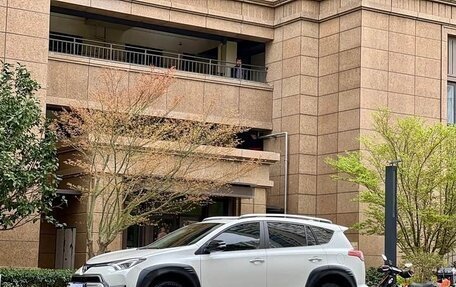 Toyota RAV4, 2019 год, 2 235 000 рублей, 4 фотография