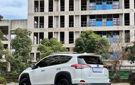 Toyota RAV4, 2019 год, 2 235 000 рублей, 6 фотография