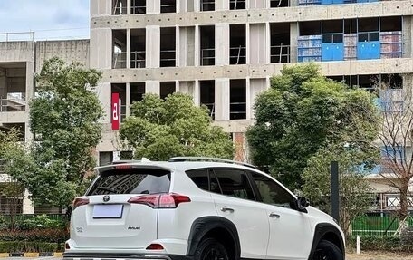 Toyota RAV4, 2019 год, 2 235 000 рублей, 5 фотография