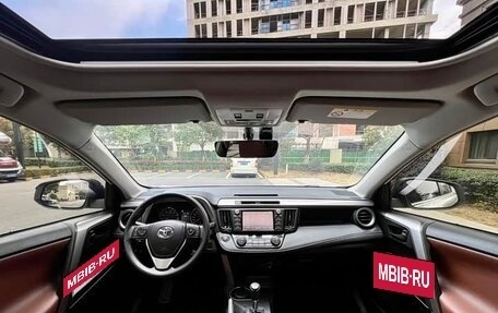 Toyota RAV4, 2019 год, 2 235 000 рублей, 13 фотография