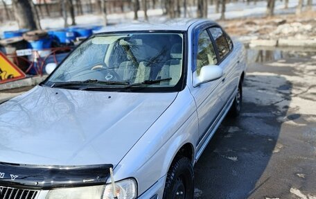 Nissan Sunny N16, 2000 год, 260 000 рублей, 2 фотография
