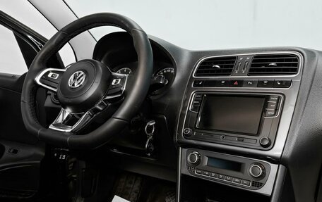 Volkswagen Polo VI (EU Market), 2019 год, 1 325 000 рублей, 9 фотография