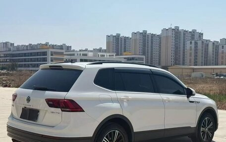 Volkswagen Tiguan II, 2021 год, 1 800 000 рублей, 6 фотография