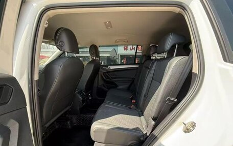 Volkswagen Tiguan II, 2021 год, 1 800 000 рублей, 8 фотография
