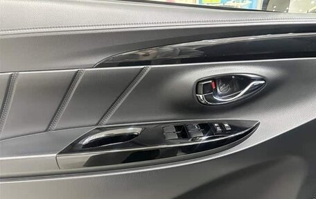 Toyota Yaris XP150 рестайлинг, 2026 год, 1 280 000 рублей, 14 фотография