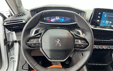 Peugeot 2008 II, 2022 год, 1 600 000 рублей, 11 фотография