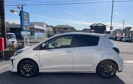 Toyota Vitz, 2018 год, 816 027 рублей, 2 фотография