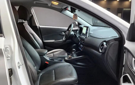 Hyundai Kona I, 2022 год, 1 859 000 рублей, 5 фотография