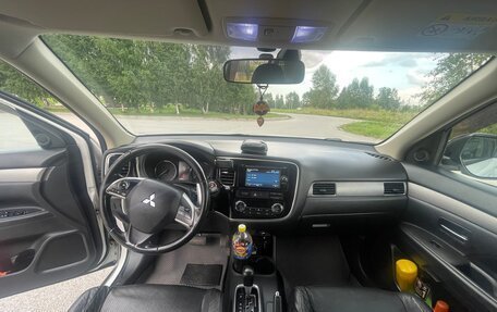 Mitsubishi Outlander III рестайлинг 3, 2014 год, 1 450 000 рублей, 3 фотография