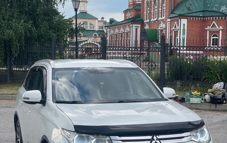 Mitsubishi Outlander III рестайлинг 3, 2014 год, 1 450 000 рублей, 14 фотография