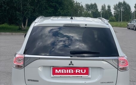 Mitsubishi Outlander III рестайлинг 3, 2014 год, 1 450 000 рублей, 10 фотография