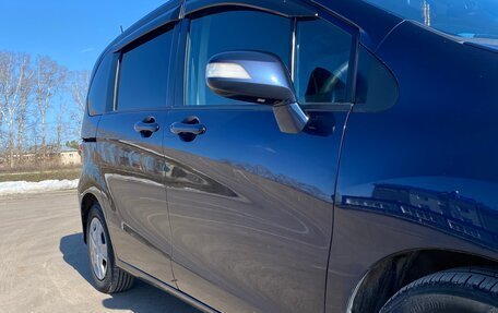 Honda Freed I, 2011 год, 950 000 рублей, 4 фотография