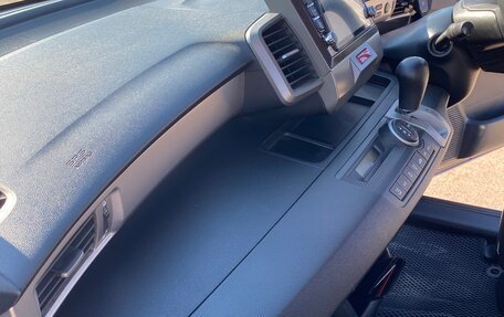 Honda Freed I, 2011 год, 950 000 рублей, 16 фотография