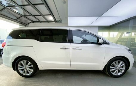 KIA Carnival III, 2020 год, 3 199 000 рублей, 5 фотография