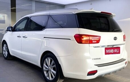 KIA Carnival III, 2020 год, 3 199 000 рублей, 8 фотография