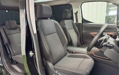 Peugeot Rifter I, 2023 год, 1 840 000 рублей, 7 фотография