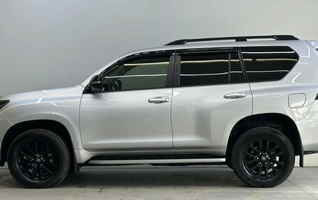 Toyota Land Cruiser Prado 150 рестайлинг 2, 2021 год, 7 600 000 рублей, 8 фотография