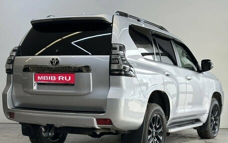 Toyota Land Cruiser Prado 150 рестайлинг 2, 2021 год, 7 600 000 рублей, 5 фотография
