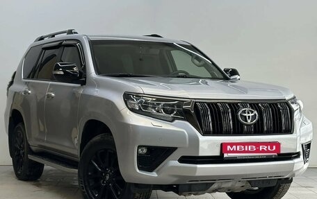 Toyota Land Cruiser Prado 150 рестайлинг 2, 2021 год, 7 600 000 рублей, 3 фотография