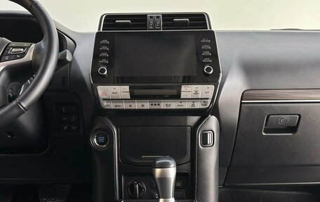 Toyota Land Cruiser Prado 150 рестайлинг 2, 2021 год, 7 600 000 рублей, 17 фотография