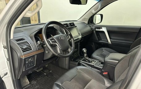 Toyota Land Cruiser Prado 150 рестайлинг 2, 2021 год, 7 600 000 рублей, 22 фотография