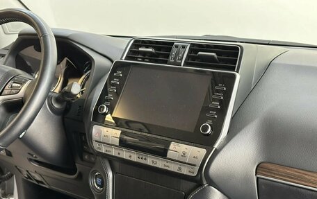 Toyota Land Cruiser Prado 150 рестайлинг 2, 2021 год, 7 600 000 рублей, 18 фотография