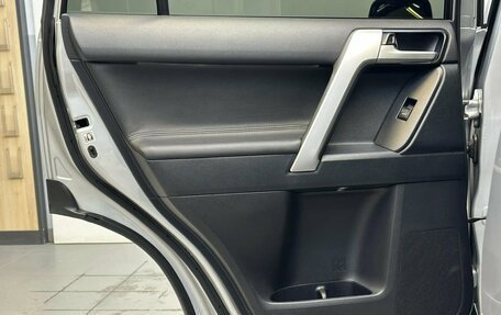 Toyota Land Cruiser Prado 150 рестайлинг 2, 2021 год, 7 600 000 рублей, 30 фотография