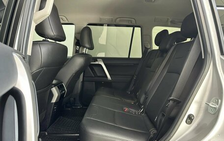 Toyota Land Cruiser Prado 150 рестайлинг 2, 2021 год, 7 600 000 рублей, 24 фотография