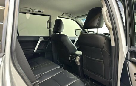 Toyota Land Cruiser Prado 150 рестайлинг 2, 2021 год, 7 600 000 рублей, 26 фотография