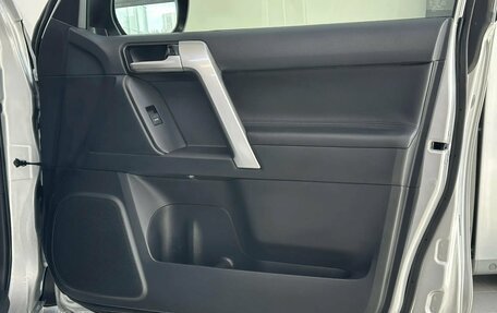 Toyota Land Cruiser Prado 150 рестайлинг 2, 2021 год, 7 600 000 рублей, 29 фотография