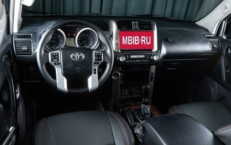 Toyota Land Cruiser Prado 150 рестайлинг 2, 2011 год, 2 769 000 рублей, 6 фотография