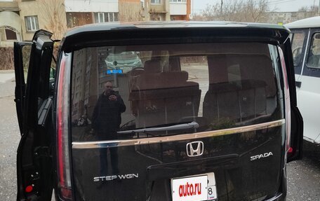 Honda Stepwgn, 2022 год, 2 900 000 рублей, 2 фотография