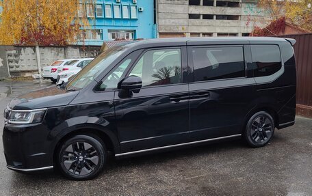 Honda Stepwgn, 2022 год, 2 900 000 рублей, 8 фотография