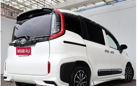 Toyota Sienta, 2022 год, 1 098 027 рублей, 5 фотография