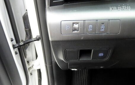 Hyundai Kona, 2023 год, 2 120 000 рублей, 12 фотография