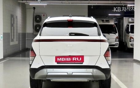 Hyundai Kona, 2023 год, 2 120 000 рублей, 3 фотография