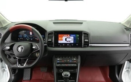 Skoda Karoq I, 2023 год, 2 095 000 рублей, 8 фотография