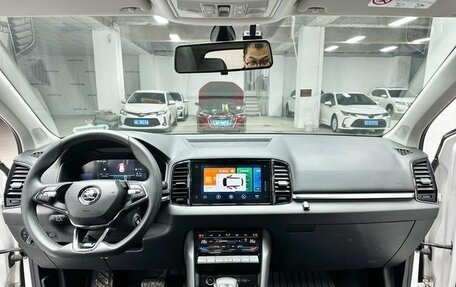 Skoda Karoq I, 2022 год, 2 038 000 рублей, 10 фотография